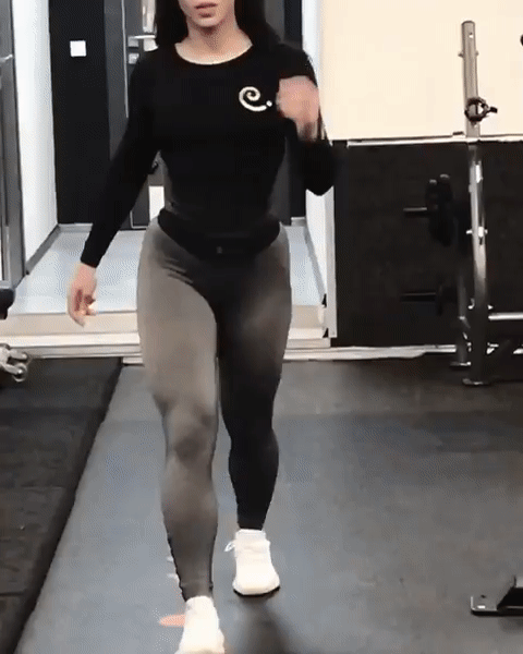 По общепринятым стандартам идеальная женщина должна обладать пышной грудью, аппетитными бедрами и узкой талией. Но такие параметры обязательно сочетаются с утонченностью и женственностью.