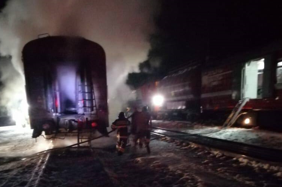    В Хабаровском крае горел вагон поезда, железнодорожник получил ожоги