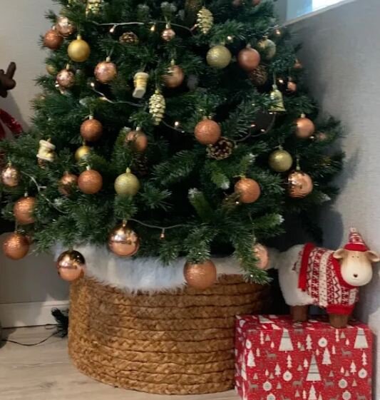    Юбка для елки своими руками    
Источник: Скриншот из видео