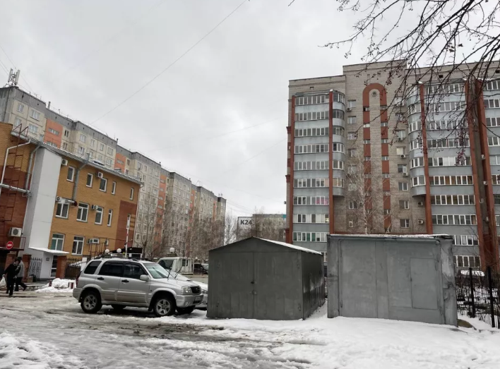 Гаражи у дома на ул. Балтийской, 42а. Автор: Виталий Барабаш