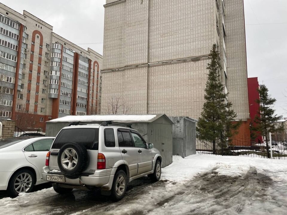 Гаражи у дома на ул. Балтийской, 42а. Автор: Виталий Барабаш