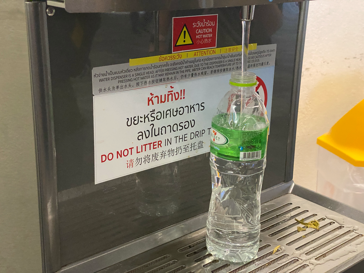 Кулер с водой 