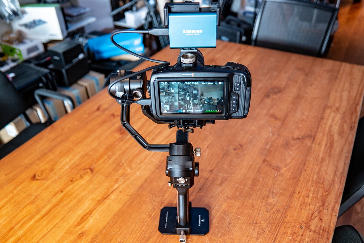 Pocket 4 pro купить. Blackmagic Pocket Cinema Camera 4k. Камера Blackmagic Pocket Cinema Camera 4k. Blackmagic Pocket Cinema 4k. Blackmagic Pocket 4k.