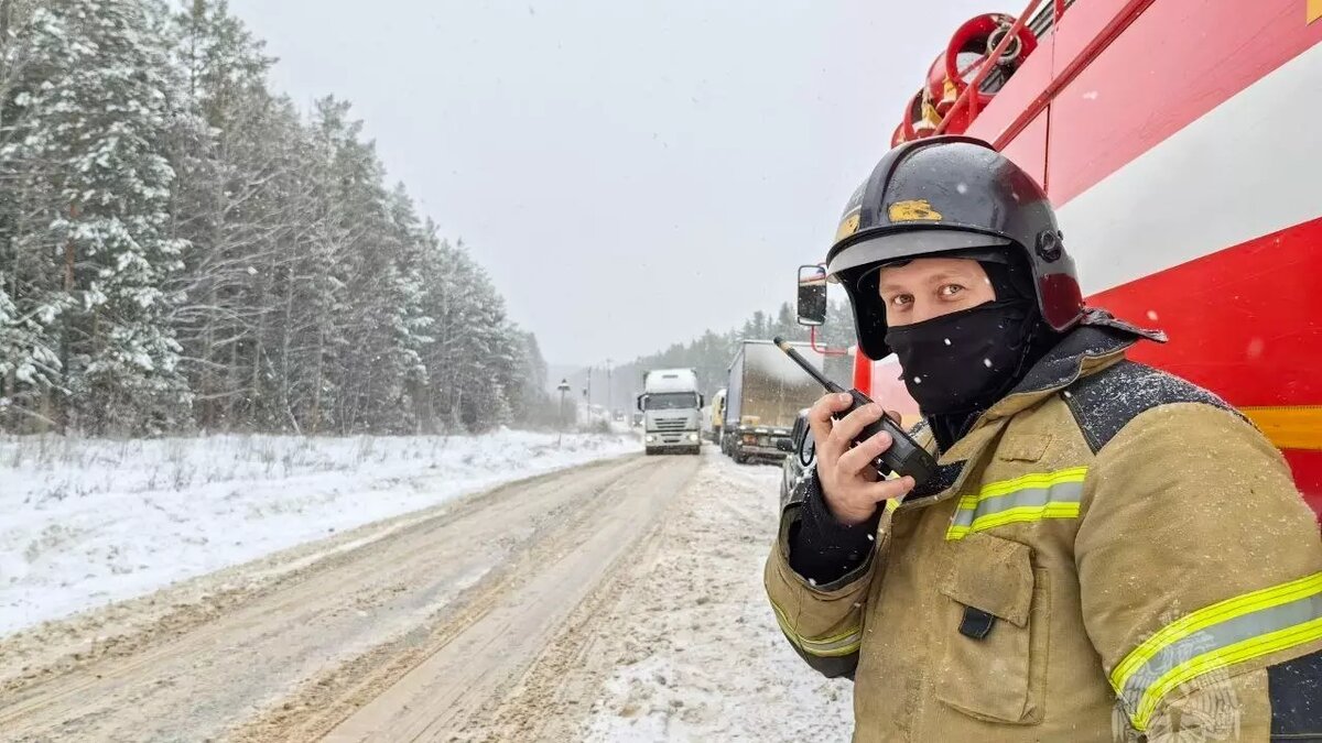 Водители трех грузовиков обратились в службу спасения из-за морозов в  Удмуртии | udm-info.ru | Дзен
