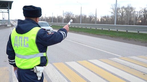 Волгоградским автолюбителям напомнили об особенностях вождения зимой