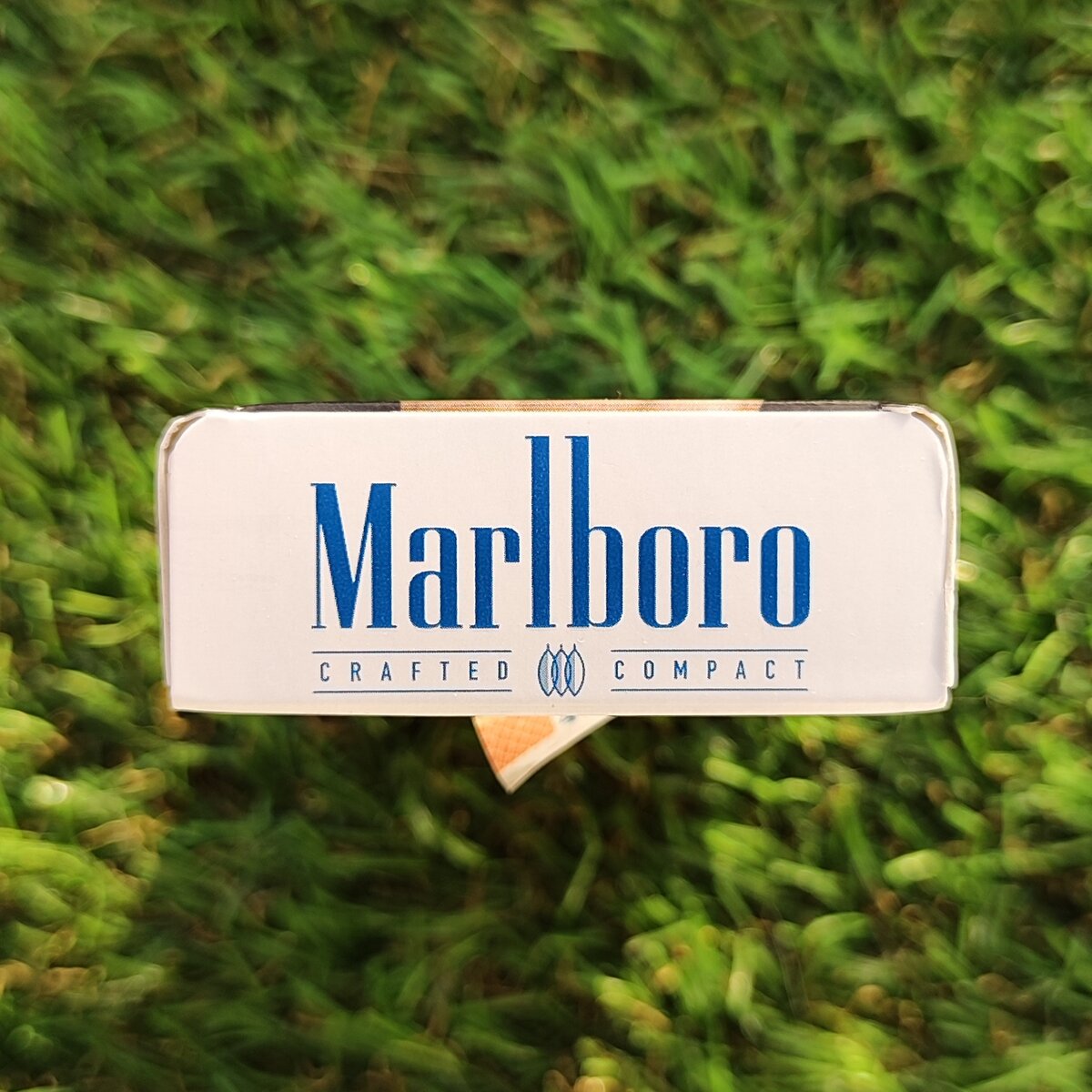 Marlboro crafted compact