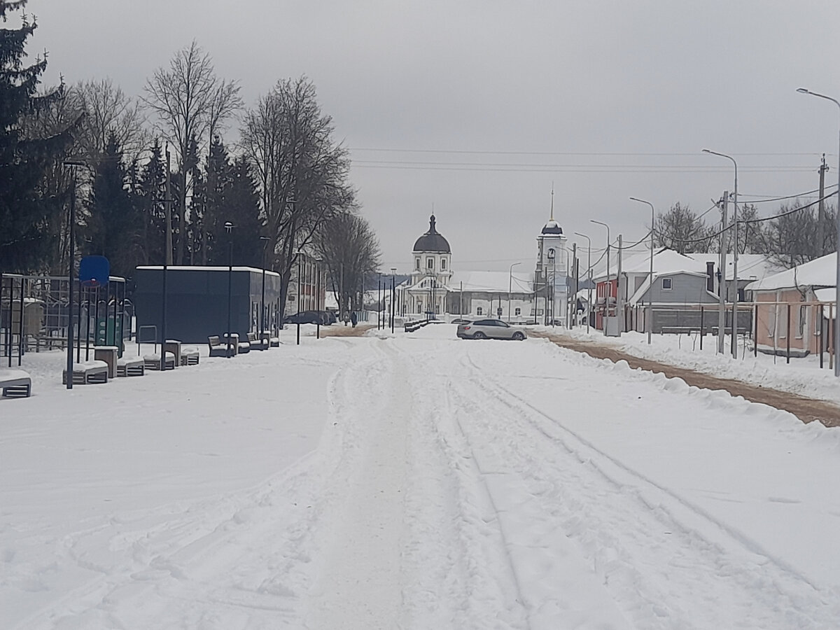 Поездка с Наташей в Железногорск к окулисту, обновленная площадка перед  больницей | Живём в селе. Орловская область. | Дзен