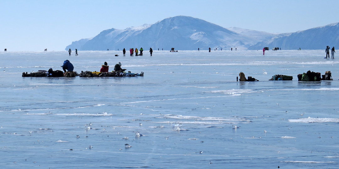 Ольхонские ворота. Зачем люди толпами ходят по льду?