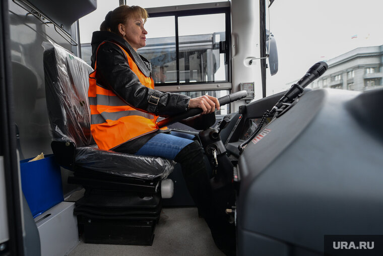    Наладчикам-операторам станков в декабре в городе готовы платить до 200 тысяч рублей