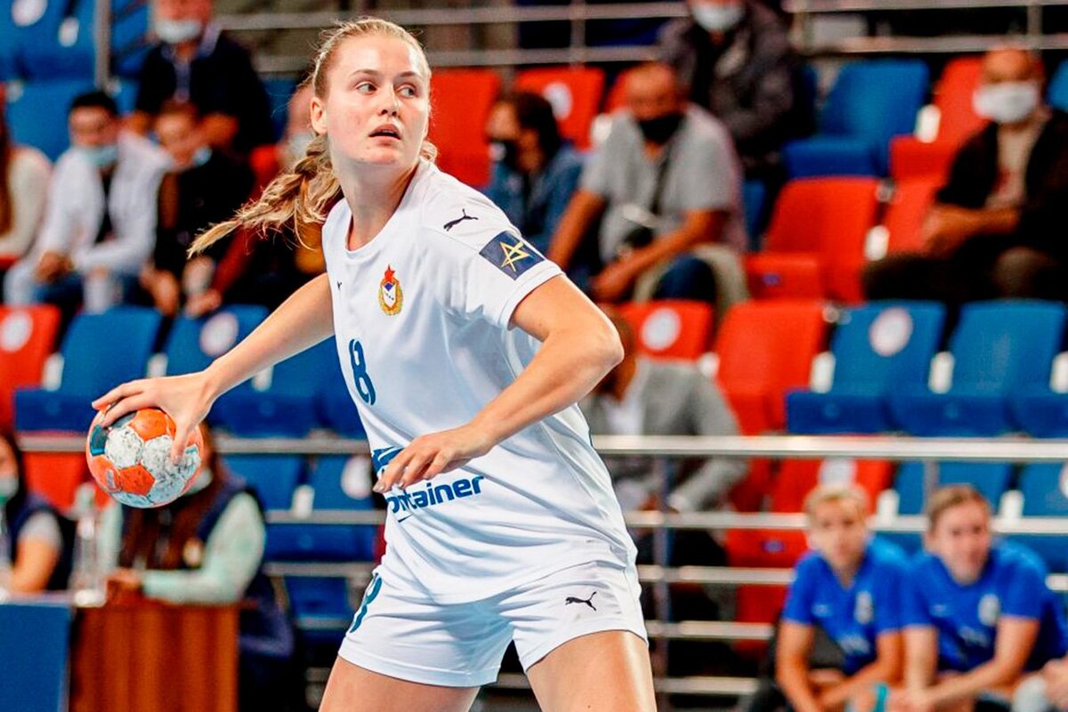 Лучшая гандболистка чемпионата России приостановила карьеру в 22 года ...