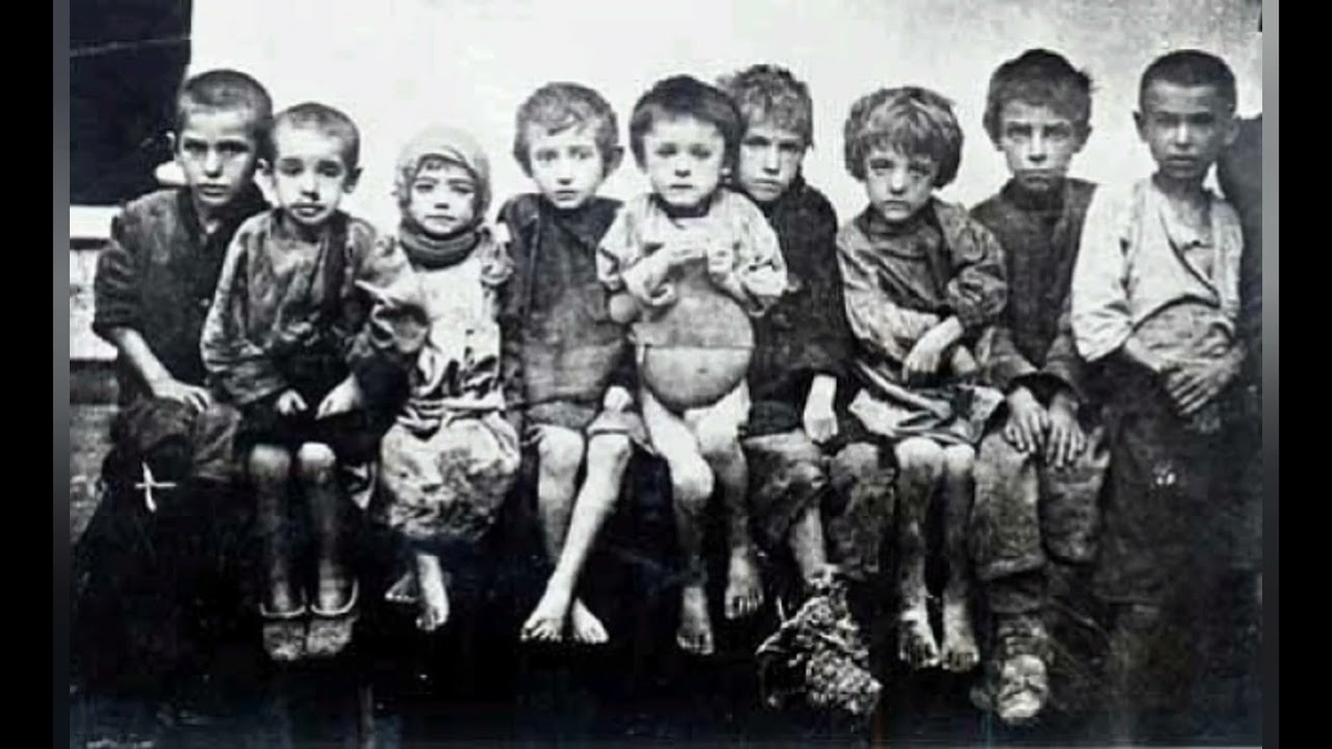 Голодомор 1932-1933 людоедство. Голодомор в Украине 1932-1933. 1932 Год Голодомора на Украине. Жертвы Голодомора 1932-1933. Голод 1933 украина