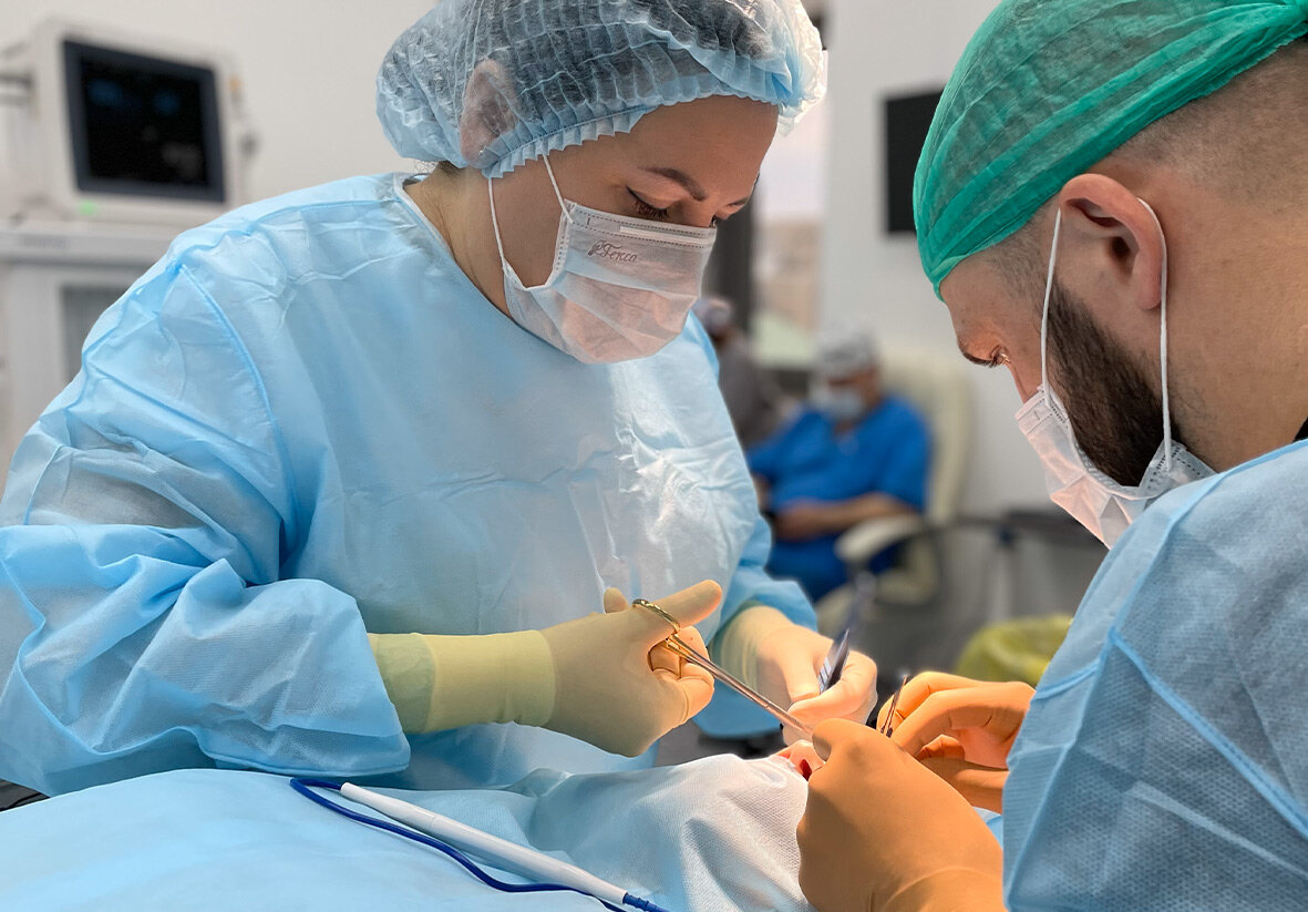 Процедура эндоскопической подтяжки верхней трети лица в клинике эстетической медицины MEDICI