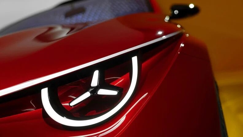 Электромобили от Mercedes отличает светящаяся звезда
