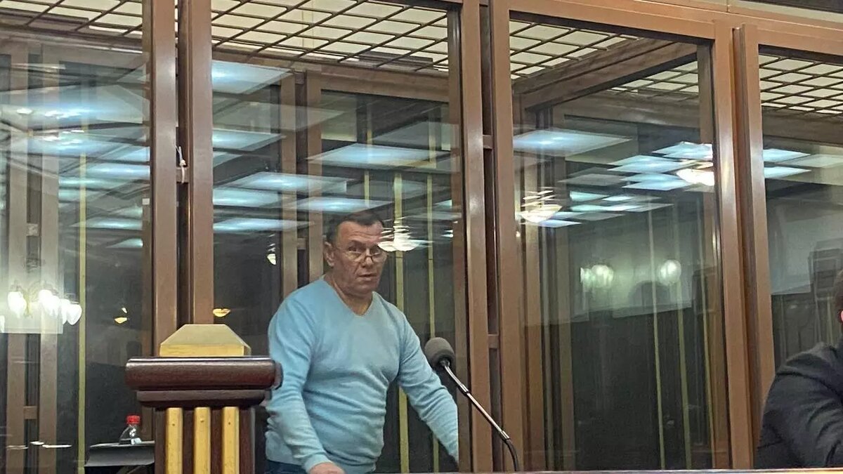     Члена казанской ОПГ «Калуга» приговорили к 16 годам лишения свободы. Такое решение принял Верховный суд Татарстана.