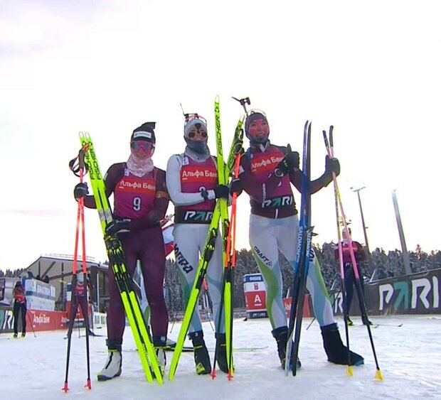 Гришина, Резцова и Носкова - призеры масс-старта на Кубке России по биатлону.