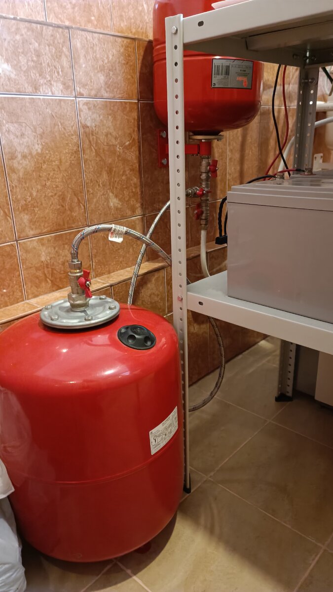 расширительный бак в системе отопления. отопление дома расширительный бак. расширительный бак в системе отопления. бак расширительный смонтированный. расширительный бак в системе отопления.