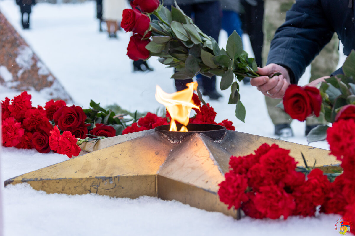 Какого числа памятная дата неизвестного солдата. День памяти неизвестному солдату 3 декабря. 3 декабря памятная дата россии день неизвестного солдата. Какого числа памятная дата неизвестного солдата. Памятная дата неизвестному солдату.