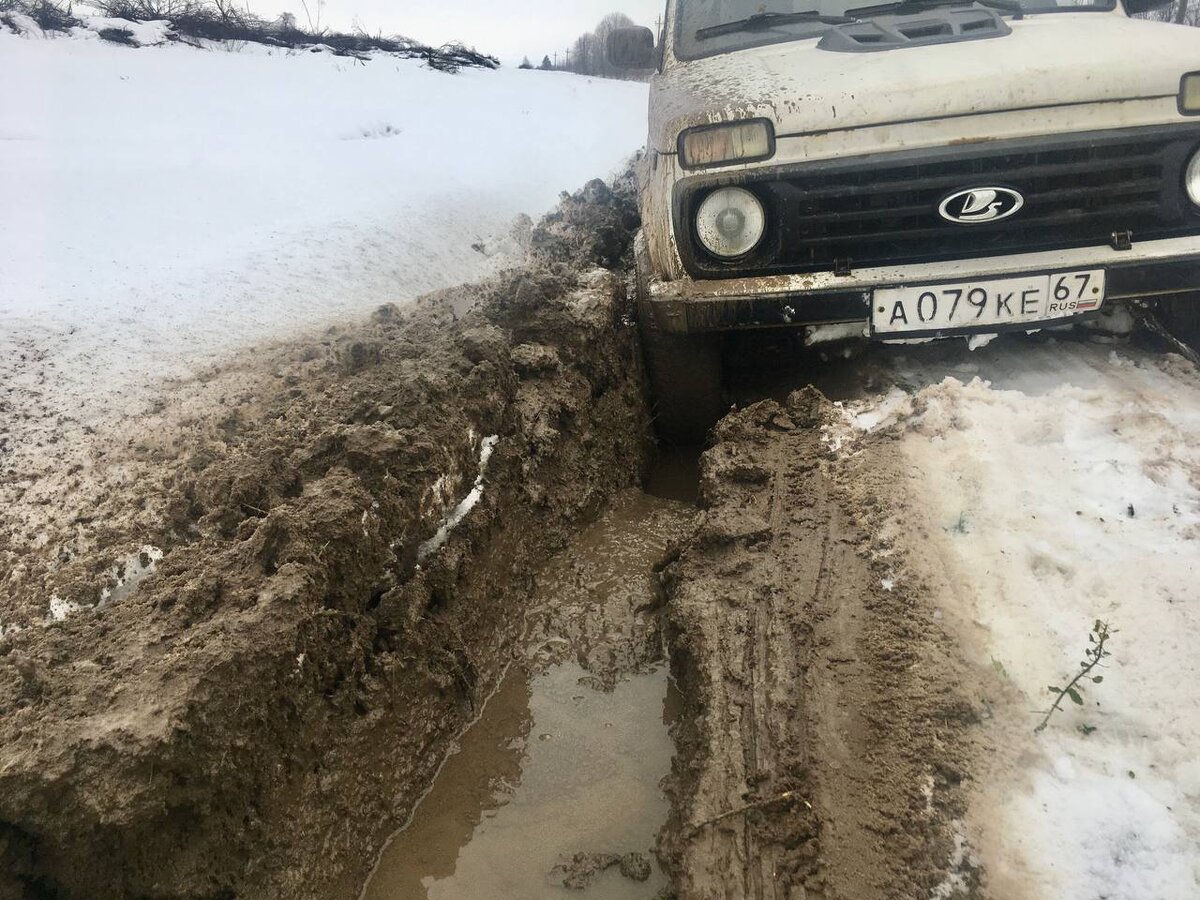 Опытные водители рассказали, как быстро вытащить машину из снега | Народный  путь | Дзен