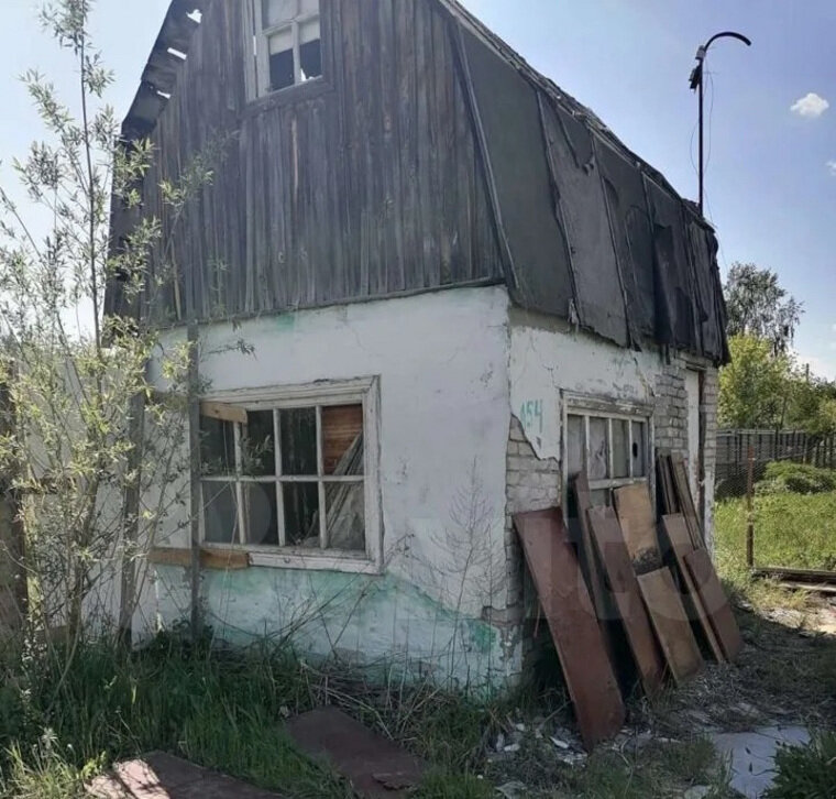    Дом за 35 тысяч рублей находится в черте Кургана в садовом некоммерческом товариществе «Весна»