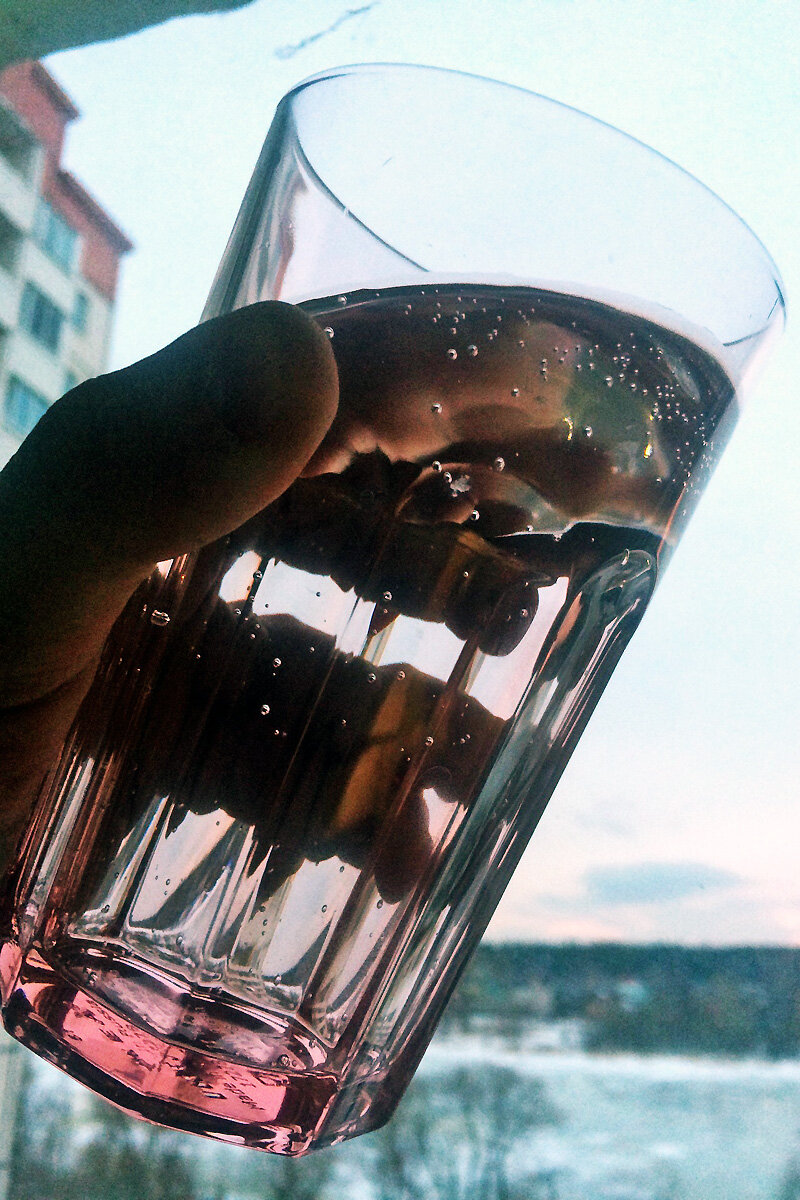 "Что можно пить из розового бокала? Ну, конечно же, водку!" (В. Ерофеев "Москва-Петушки")