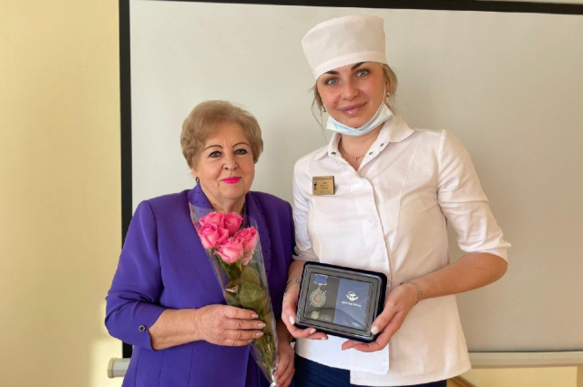    Медиков Шебекинской ЦРБ наградили медалями за оказание медпомощи в зоне СВО