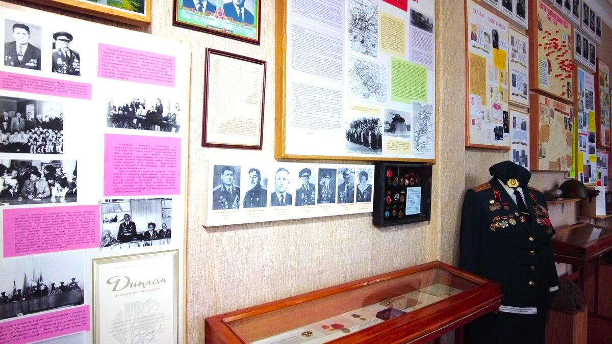    В макеевской школе открыли музей, посвящённый военным подвигам
