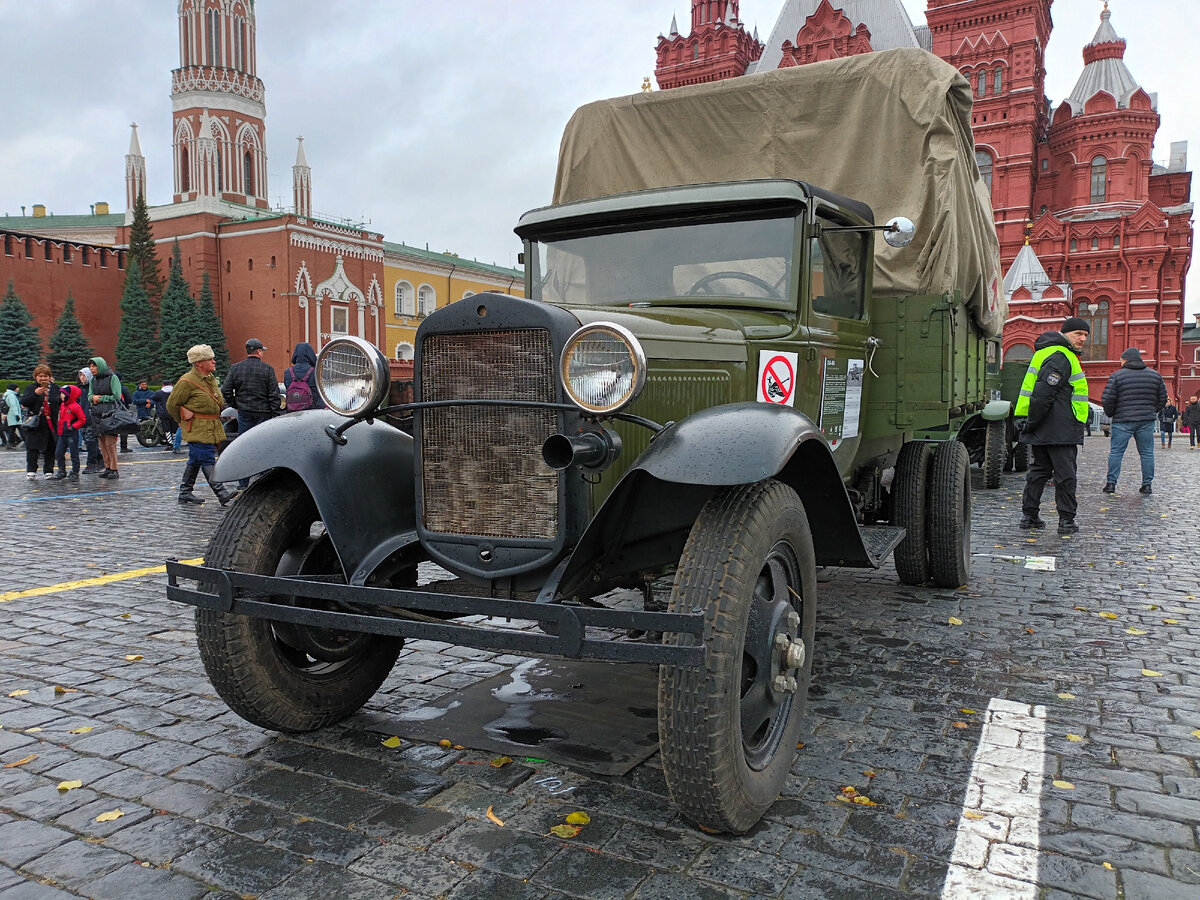 Грузовик времен Великой Отечественной войны.                                                                           Фото автора.