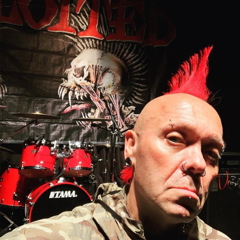 The exploited. Уотти Бьюкэн 2022. Exploited Уотти Бьюкэн. Солист эксплойтед. Барабанщик Exploited.