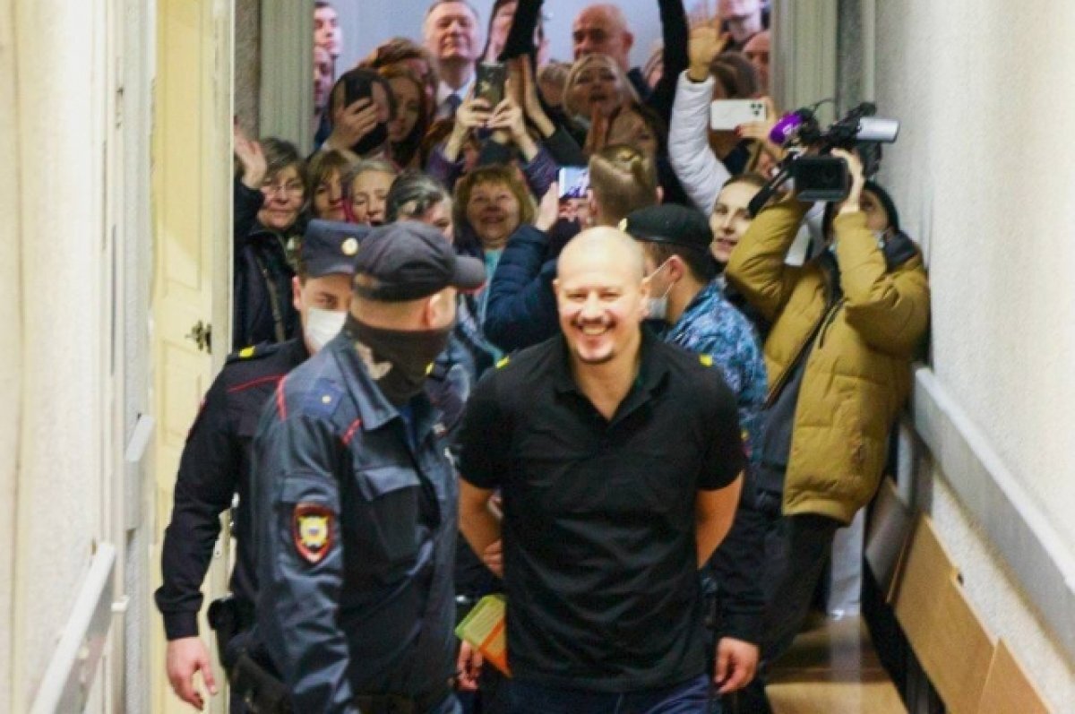    Лидера «барного сопротивления» Александра Коновалова отпустили из зала суда