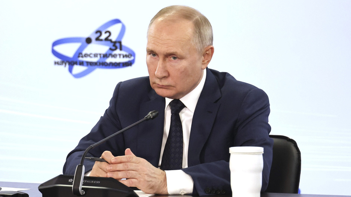 MIKHAIL KLIMENTYEV/KREMLIN POOL/KEYSTONE PRESS AGENCY/GLOBALLOOKPRESS