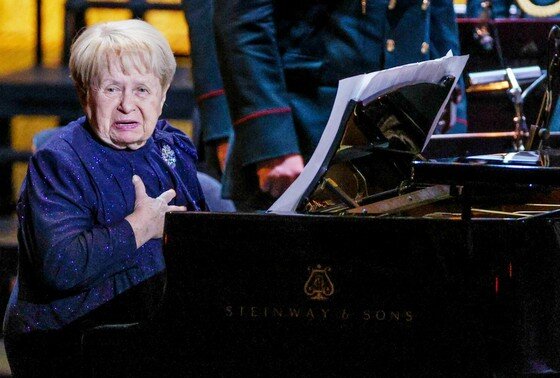    Александра Пахмутова