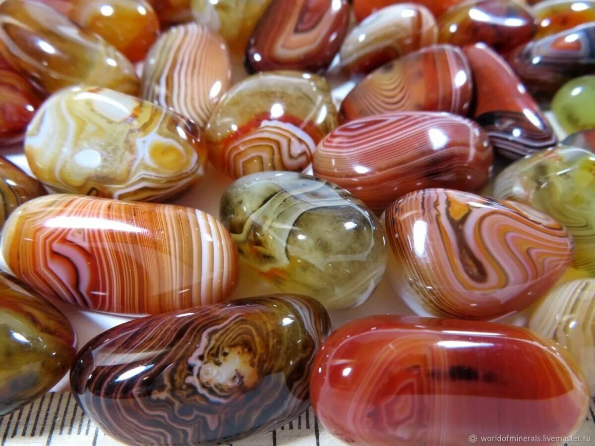 халцедоновый оникс черный. черный оникс или черный агат. жеода оникс камень. оникс камень. агат оникс минерал.