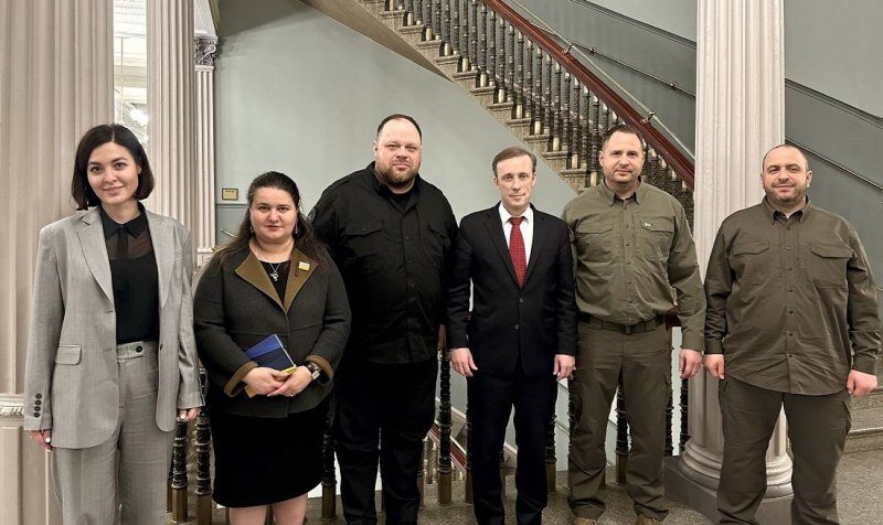    В Белом доме запретили Ермаку трогать Залужного. Удались ли его смотрины — покажет время