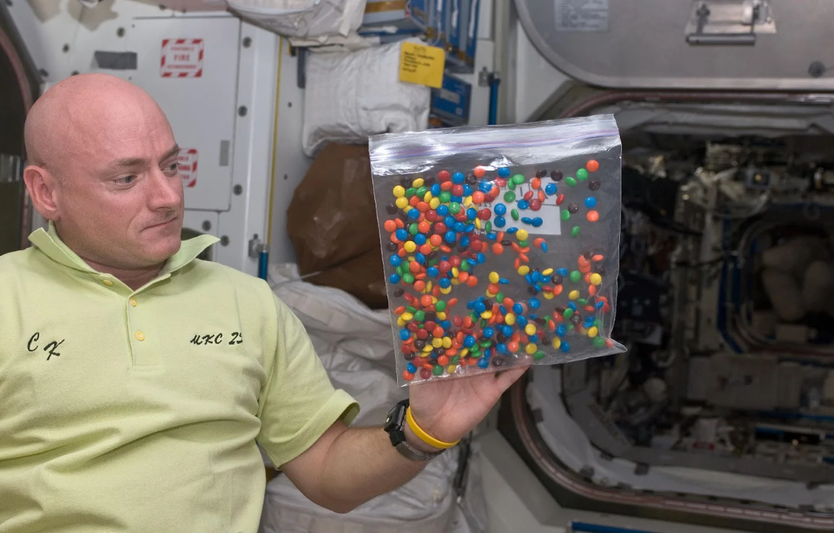 еда космонавтов. полезная и вредная еда для космонавтов. еда космонавтов. питание космонавтов. кухня на мкс.