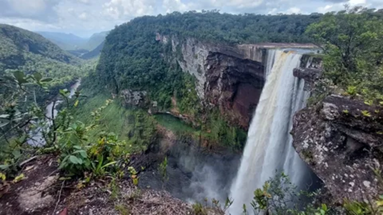 Эссекибо практически непроходим для армии