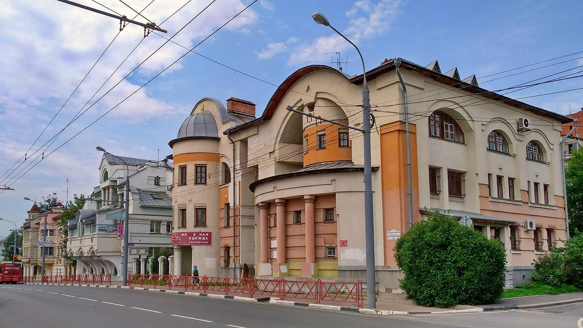 Памятники архитектуры постмодернизма в Ярославле на ул. Большая Октябрьская