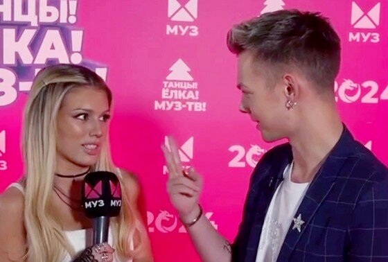    Люся Чеботина (слева)