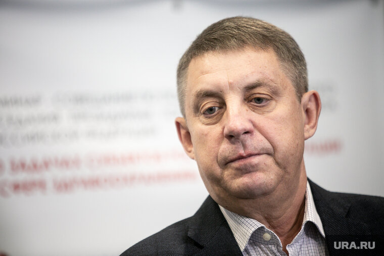    Александр Богомаз посетил больницу с подростками, пострадавшими при стрельбе в гимназии