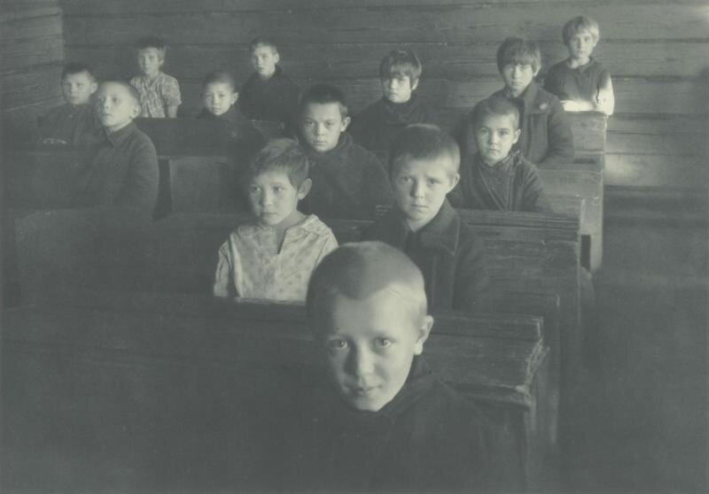 Маргарет Бурк-Уайт Сельская школа
Дата съемки: 1930 год.   Место съемки Московская обл., г. Коломна