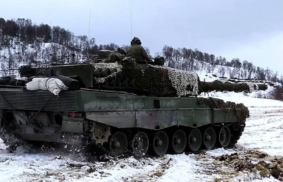Это тот самый немецкий танк  в поле.  фото: картинки  яндекса.