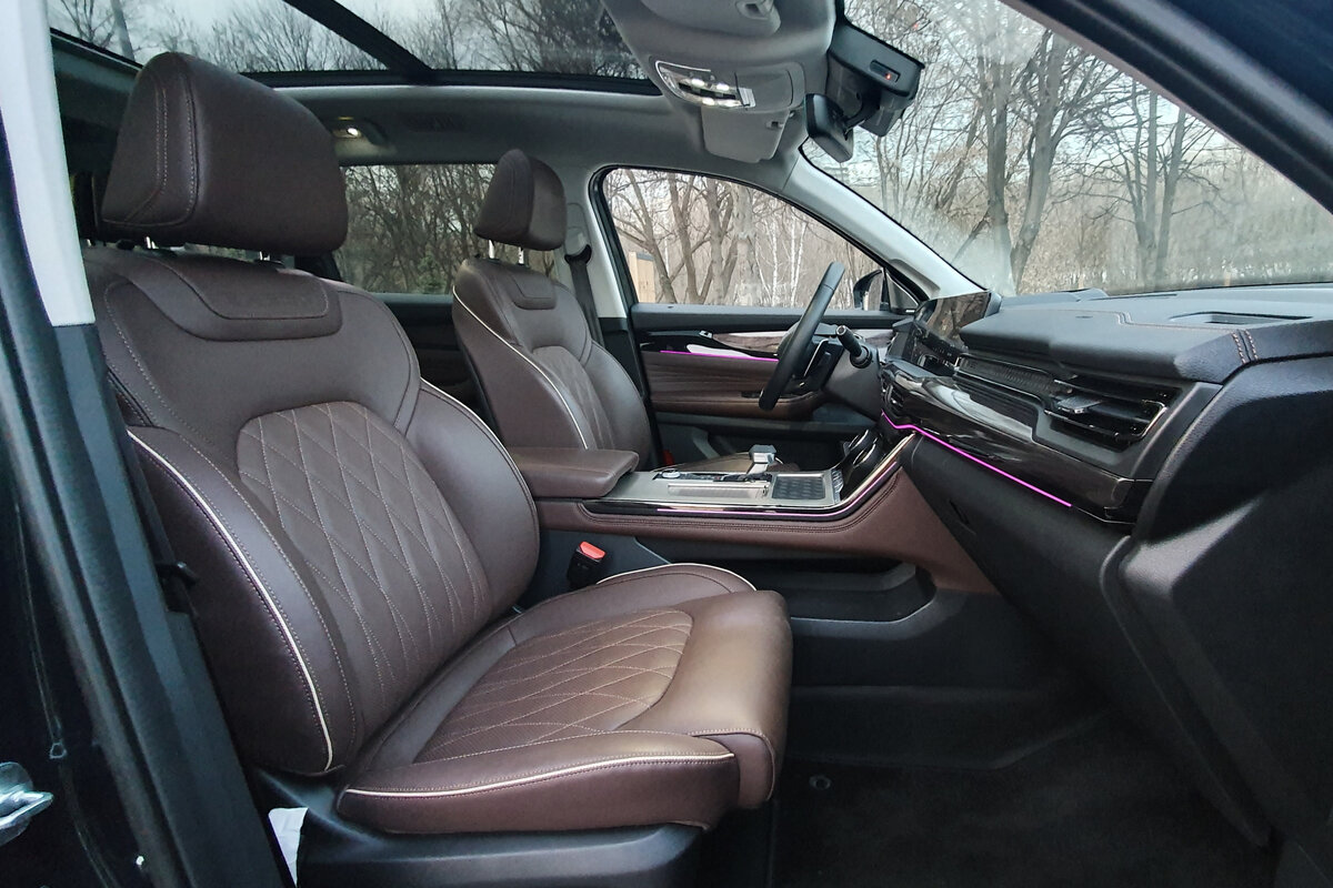 Салон Exeed VX Limited Edition. Фото из архива CarExpert.ru
