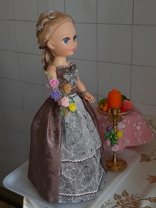 "Коричневое царство драгоценных камней" - бальный наряд куклы Анастасии. Декабрь, 2023.