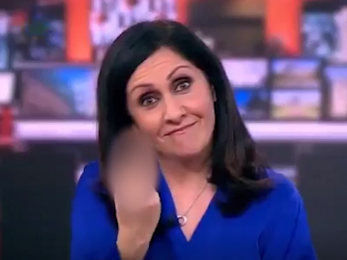    Ведущая Марьям Мошири в эфире Би-Би-Си© BBC