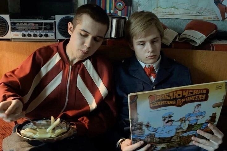 Причина успеха сериала Слово пацана: что привлекает зрителей и делает проект популярным?