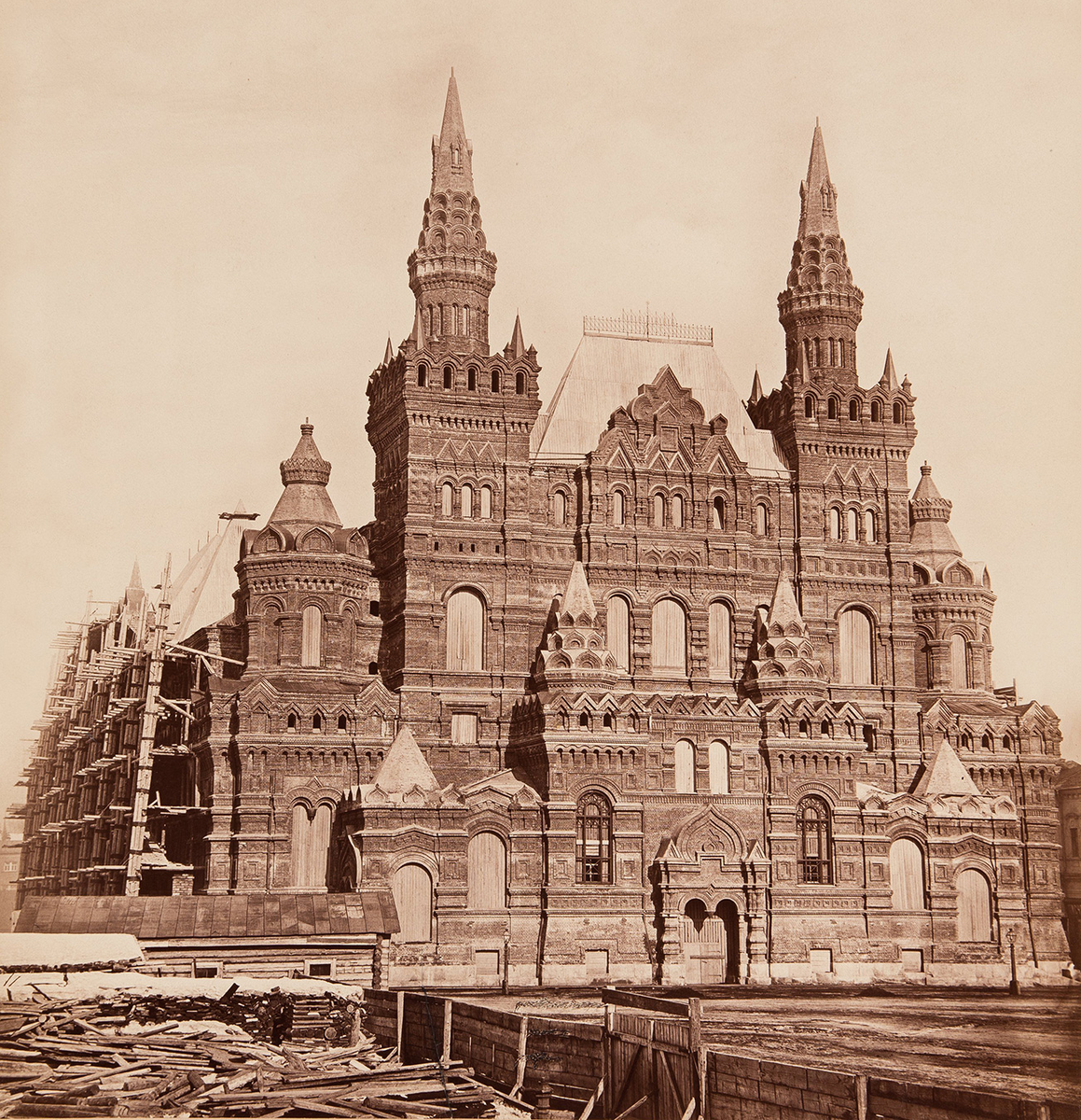 исторический музей в москве 1883. аполлинарий васнецов московский кремль. история построек москвы. вид московского кремля верещагин петр. московский кремль юрия долгорукого.