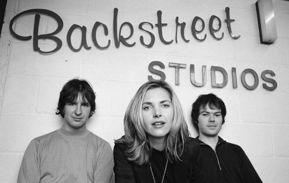 фото: https://www.nme.com/en_au/news/music/saint-etienne-announce-10th-album-ive-been-trying-to-tell-you-3004272