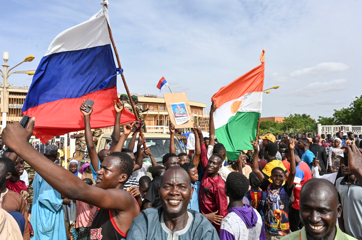 Нигер празднует приход новой власти
