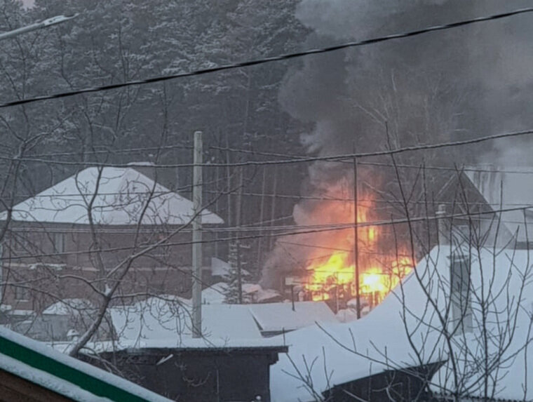    Пожар вспыхнул в доме на Шувакише