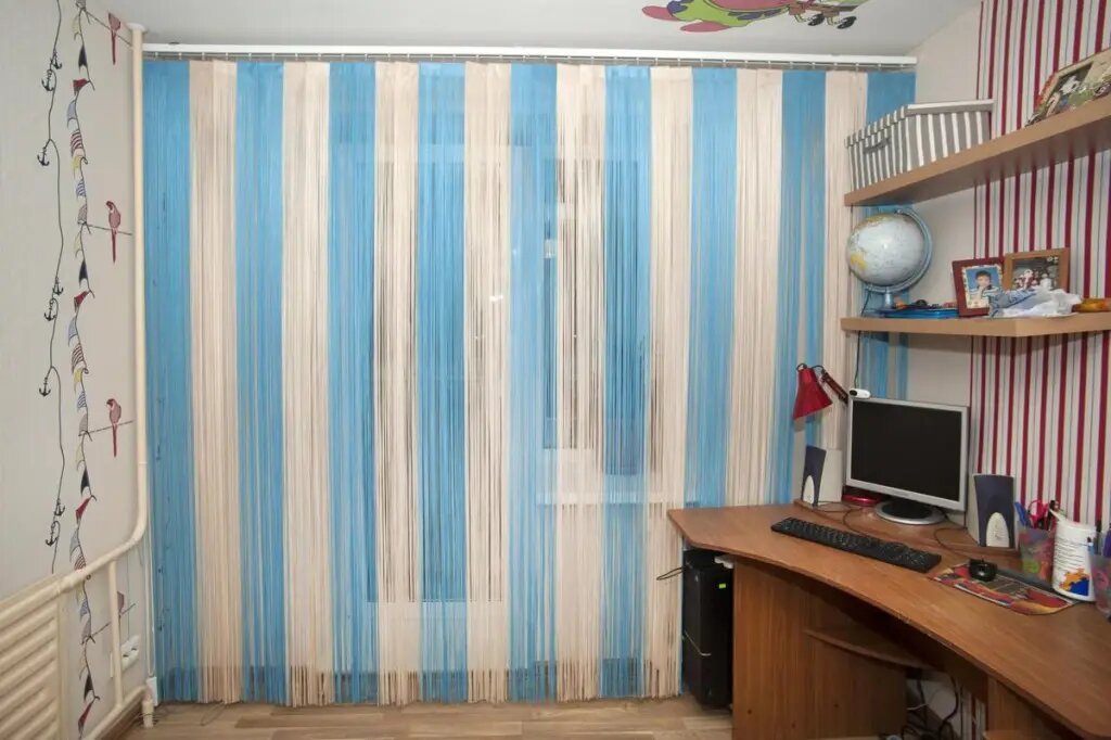  Разнообразная цветовая гамма нитей позволяет гармонично вписать жалюзи в стилевое решение любого дома или офиса