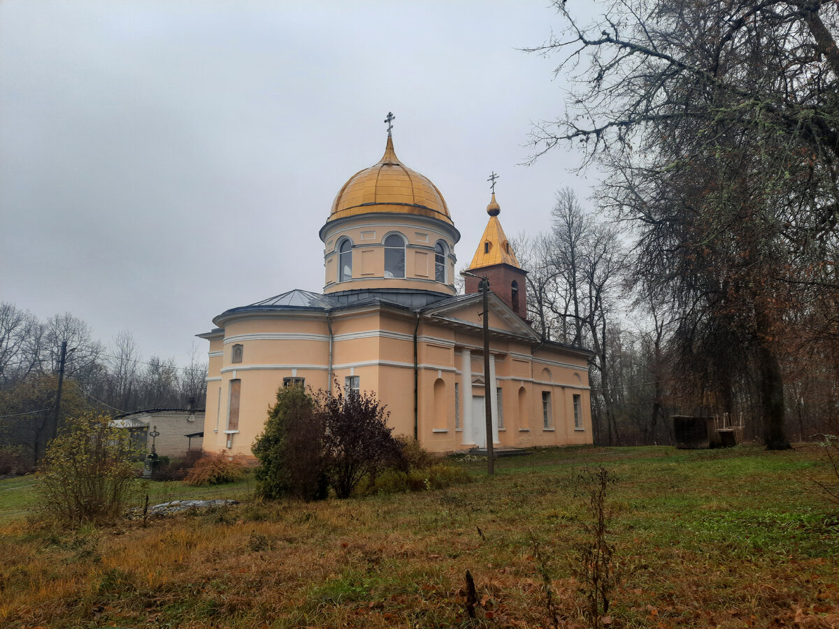 Храм на берегу Орлинского озера.